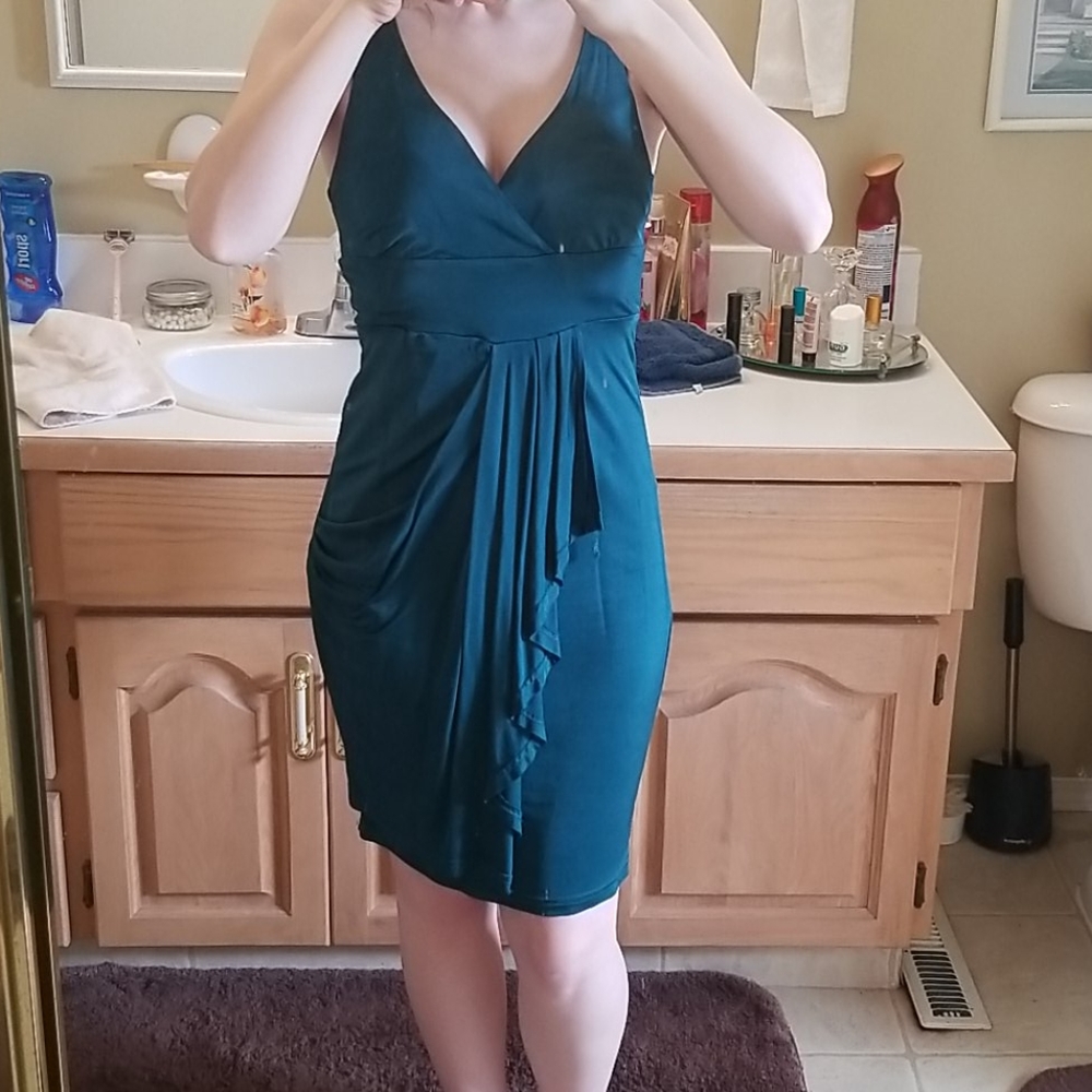 Green Dress - Picture 1 of 3